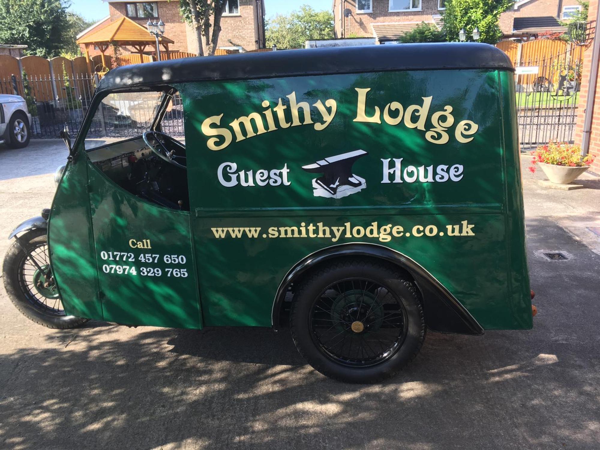Smithy Lodge Guest House Лейленд Екстер'єр фото
